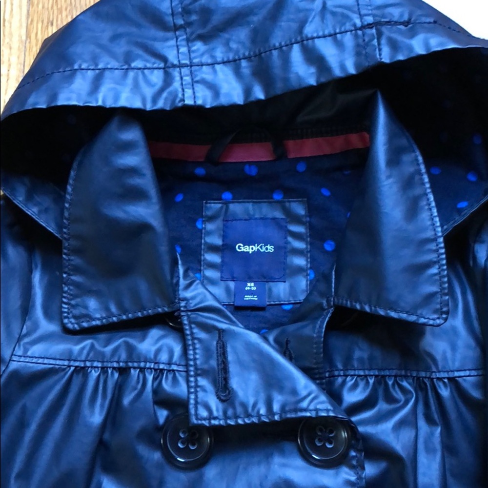 Gap Fall Raincoat - Picture 2 of 3